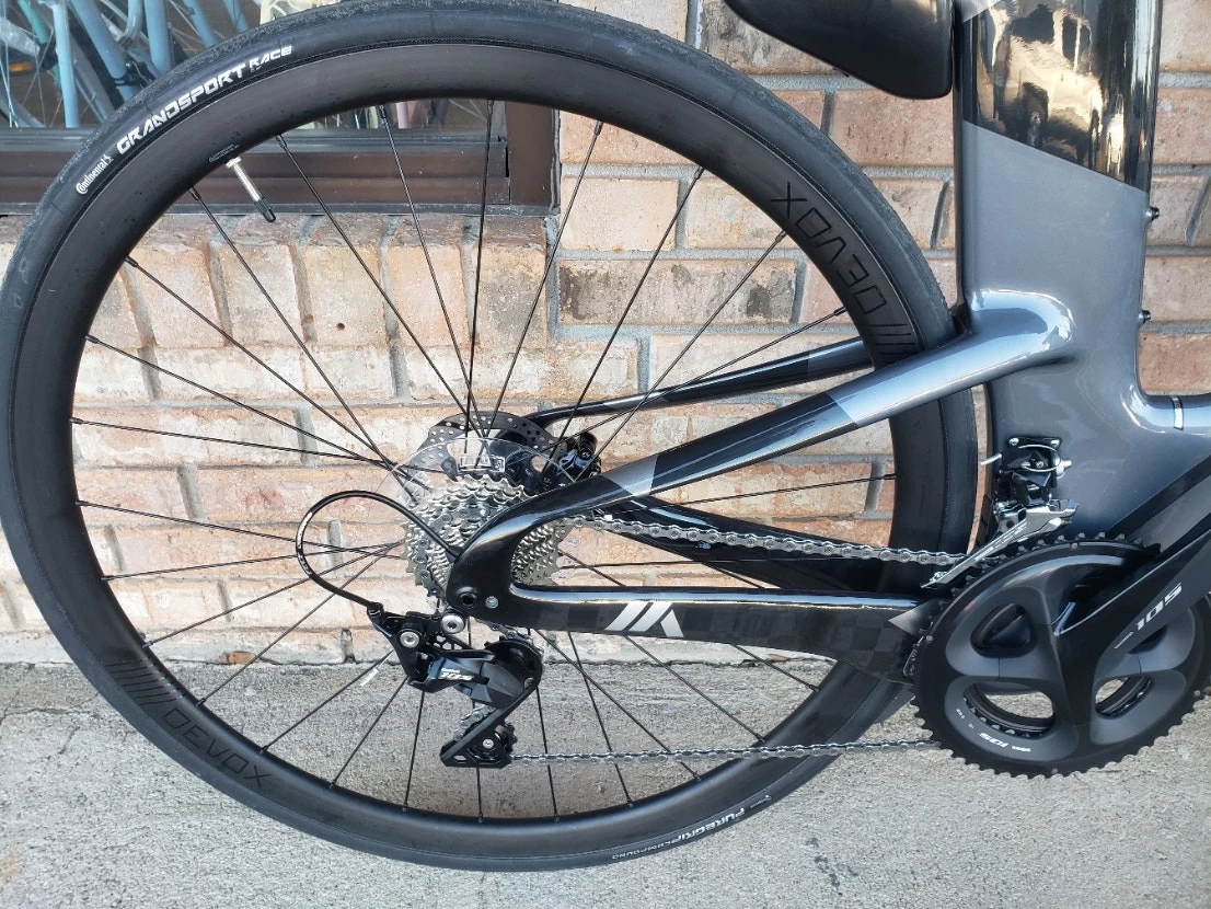 Felt IA Advanced Disc Shimano 105 Charcoal Geo 2023 9 Felt IA Advanced Disc Shimano 105 Charcoal Geo 2023 - Image 7