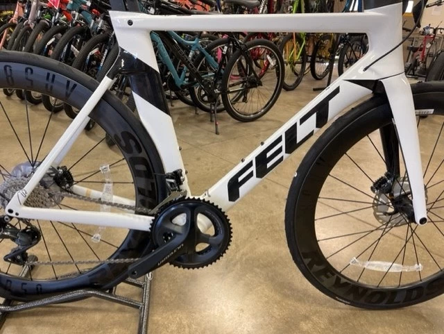 Felt AR Advanced Shimano Ultegra Reynolds AR58 White 2023 7 Felt AR Advanced Shimano Ultegra Reynolds AR58 White 2023 - Image 5