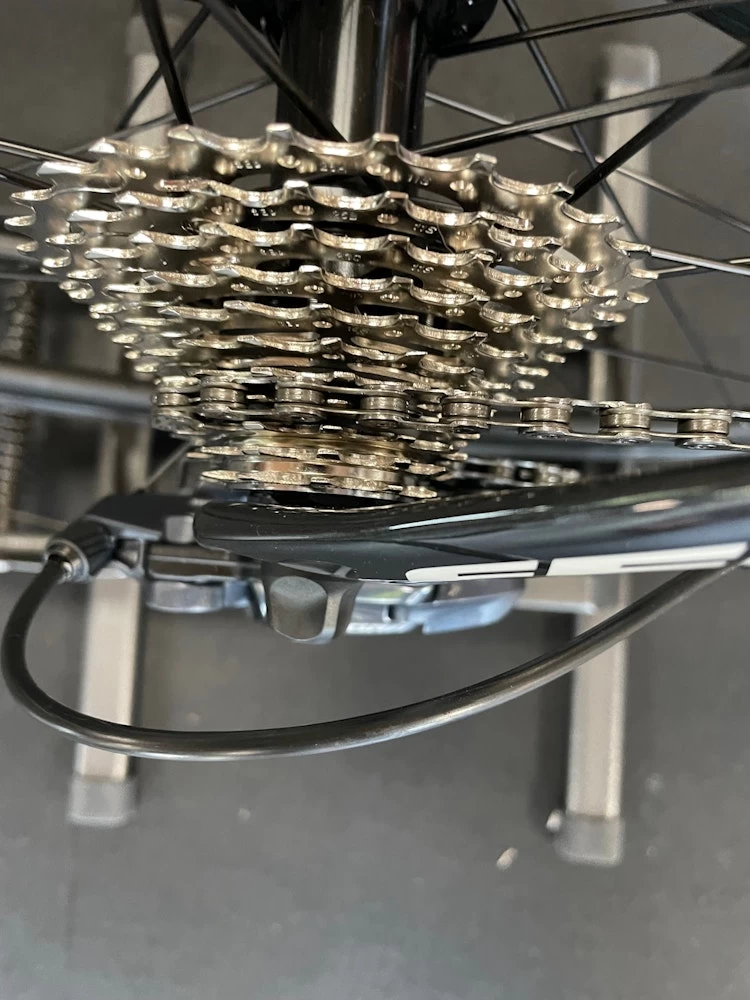 Felt B Performance Ultegra Charcoal 2022 12 Felt B Performance Ultegra Charcoal 2022 - Image 10