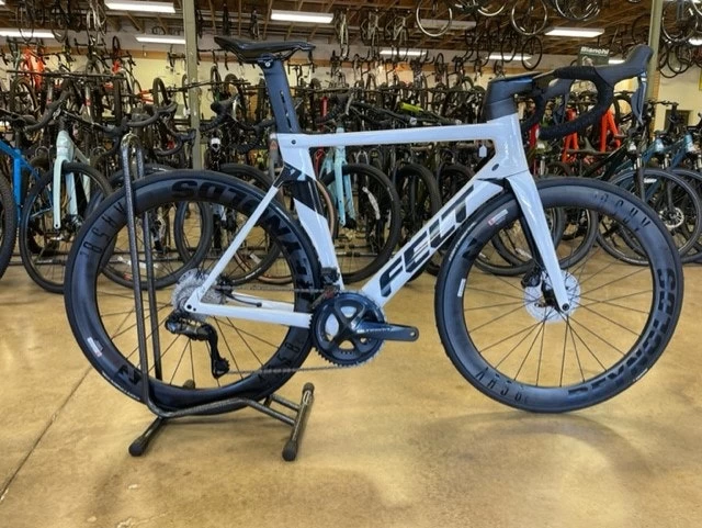 Felt AR Advanced Shimano Ultegra Di2 12 Speed Reynolds AR58 White 2023 3 Felt AR Advanced Shimano Ultegra Di2 12 Speed Reynolds AR58 White 2023